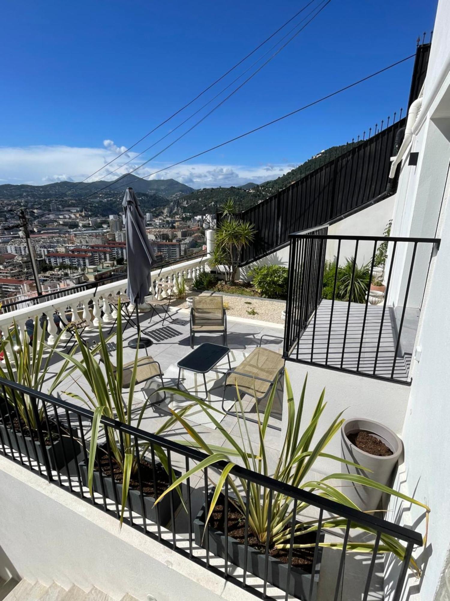 Fully Equiped Newly Refurbished With An Incredible View In Appartamento Nizza
